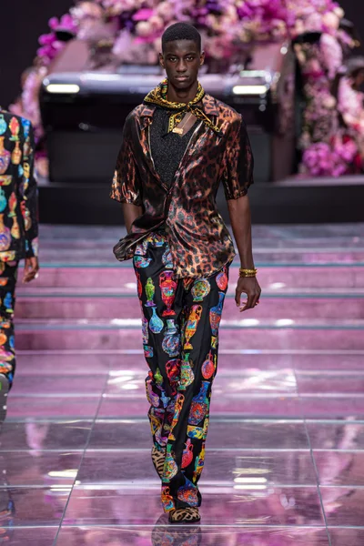 Look 49